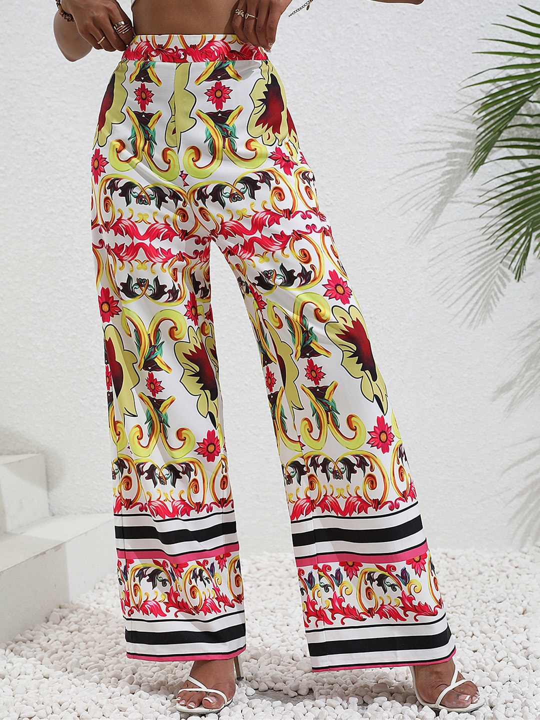 

BoStreet Women Yellow Floral Printed Slim Fit Parallel Trousers