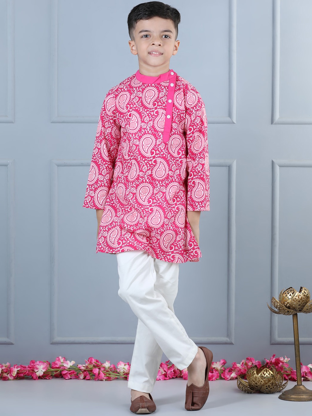 

AWW HUNNIE Boys Paisley Printed Pure Cotton Kurta with Pyjamas, Pink