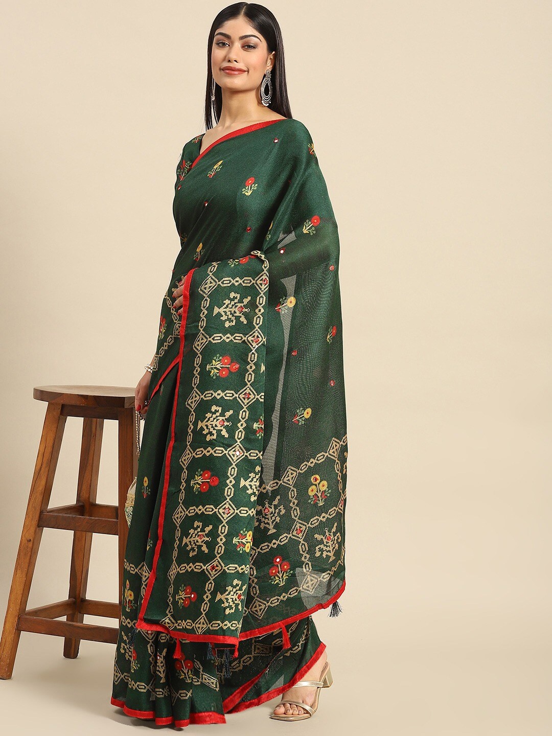 

DIVASTRI Ethnic Motifs Printed Jute Silk Saree, Green