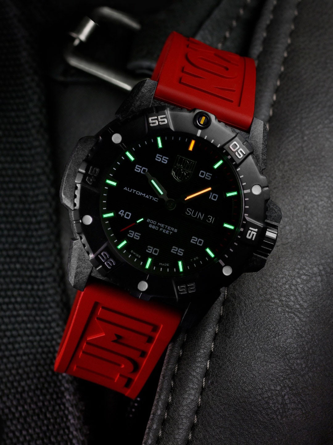 

Luminox Men Analogue Automatic Motion Powered Watch XS 3875, Black