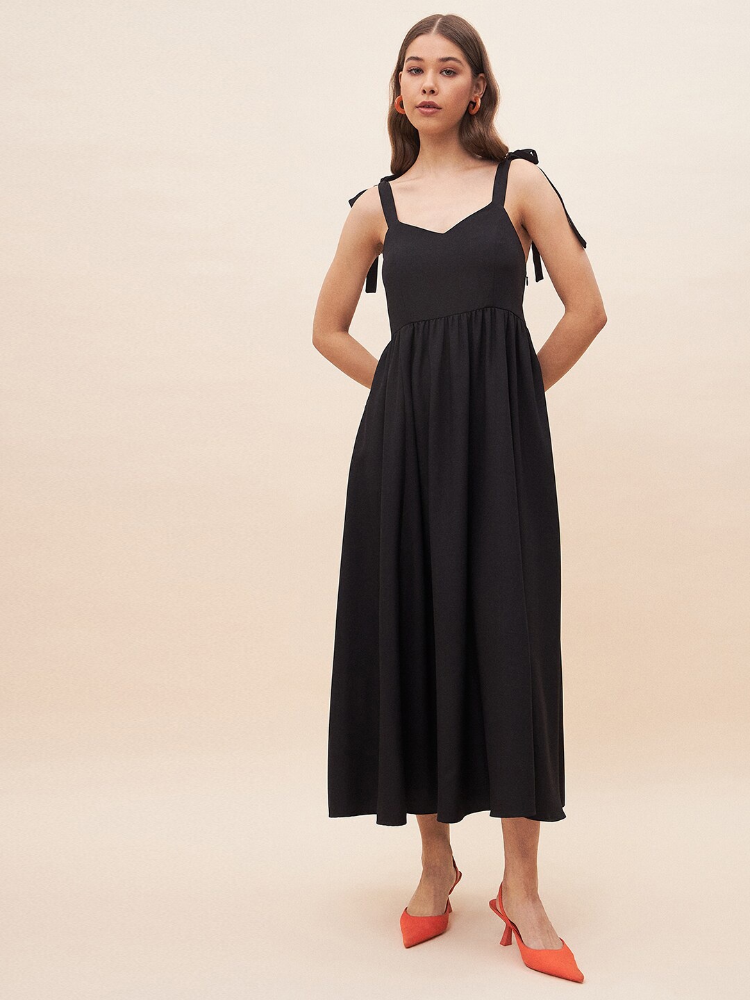 

Femella Shoulder Straps Gathered Detailed Fit & Flare Midi Dress, Black