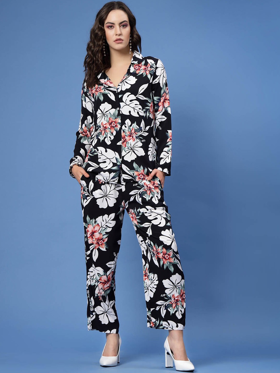 

plusS Floral Printed Lapel Collar Shirt & Trousers, Black