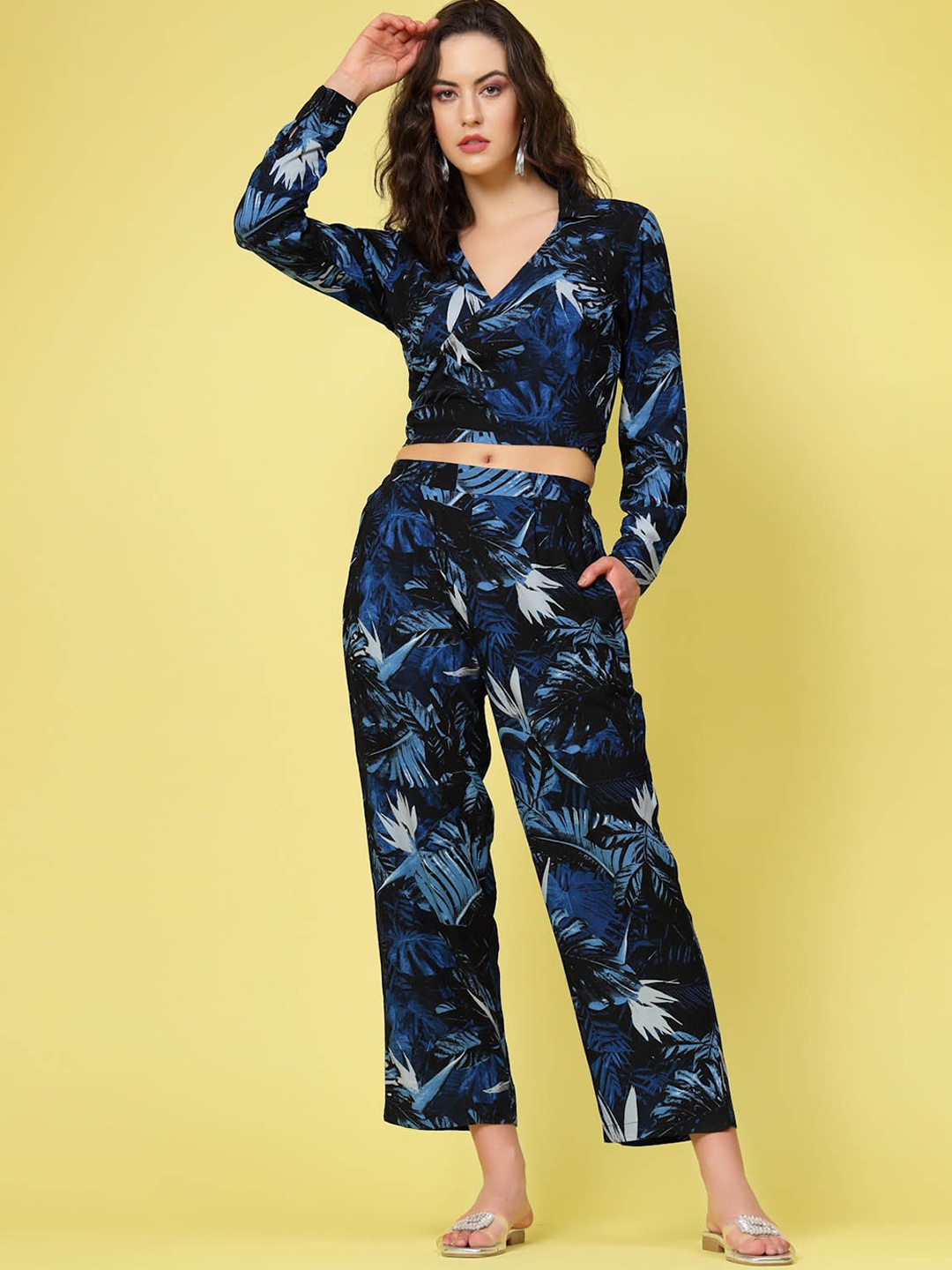 

plusS Navy Blue & White Printed Shirt Collar Crop Top & Trousers