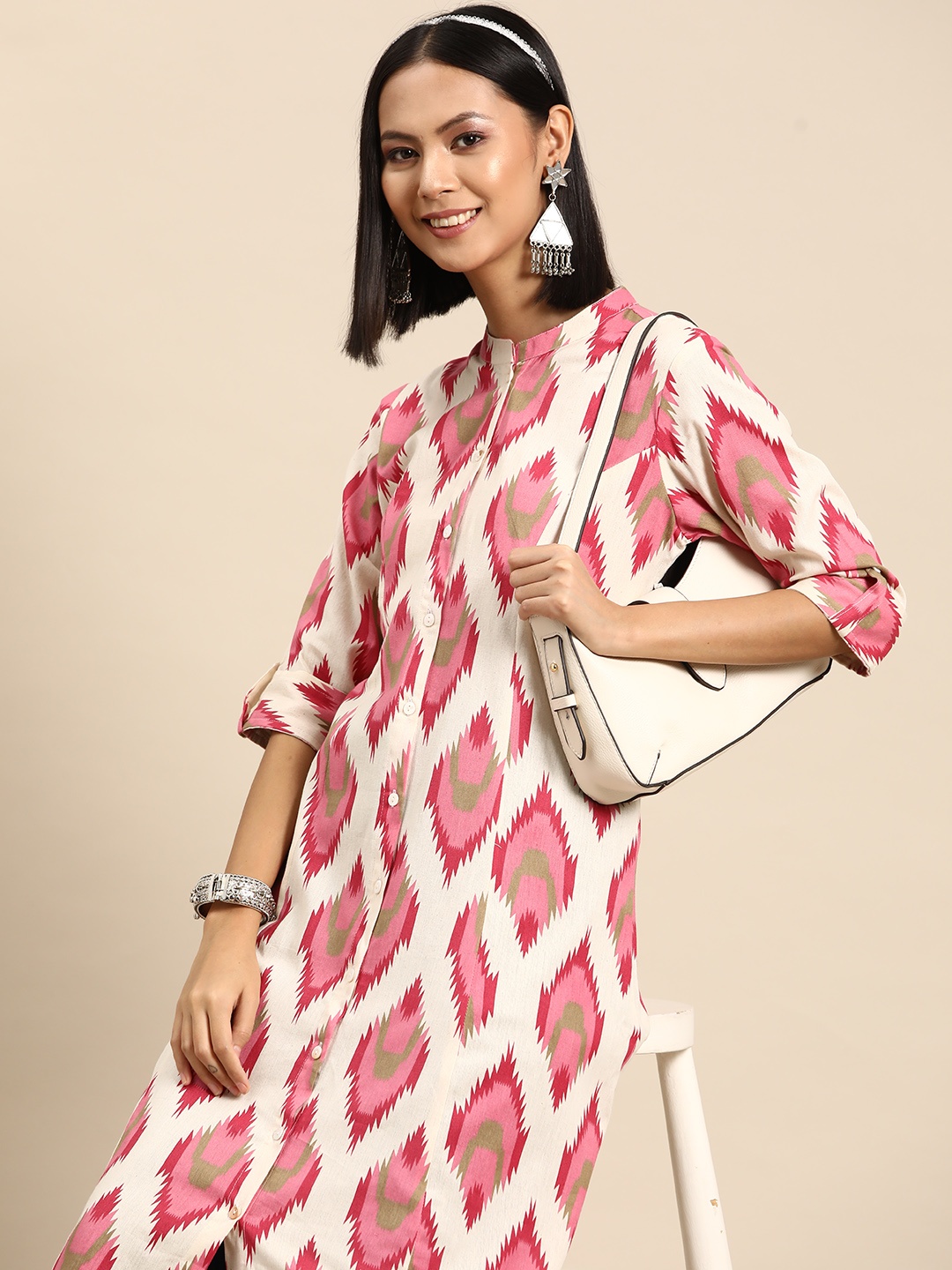 

Sangria Abstract Printed Mandarin Collar Roll-Up Sleeves Pure Cotton Kurta, Pink