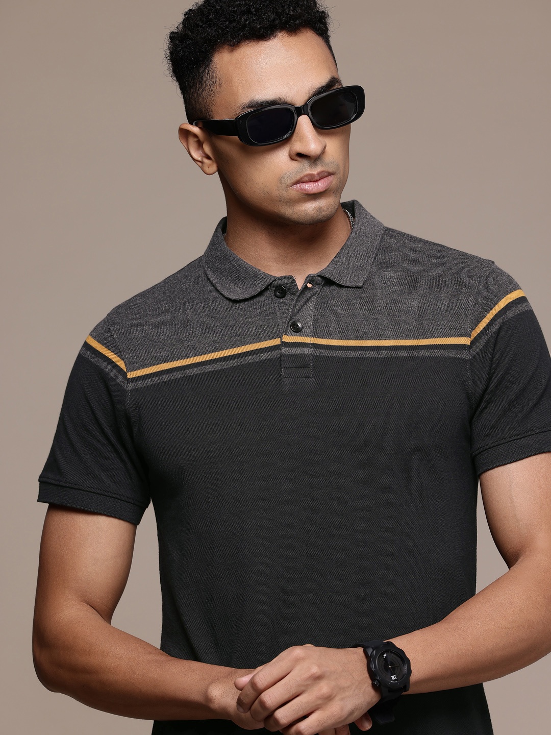 

The Roadster Life Co. Colourblocked Polo Collar T-shirt, Black