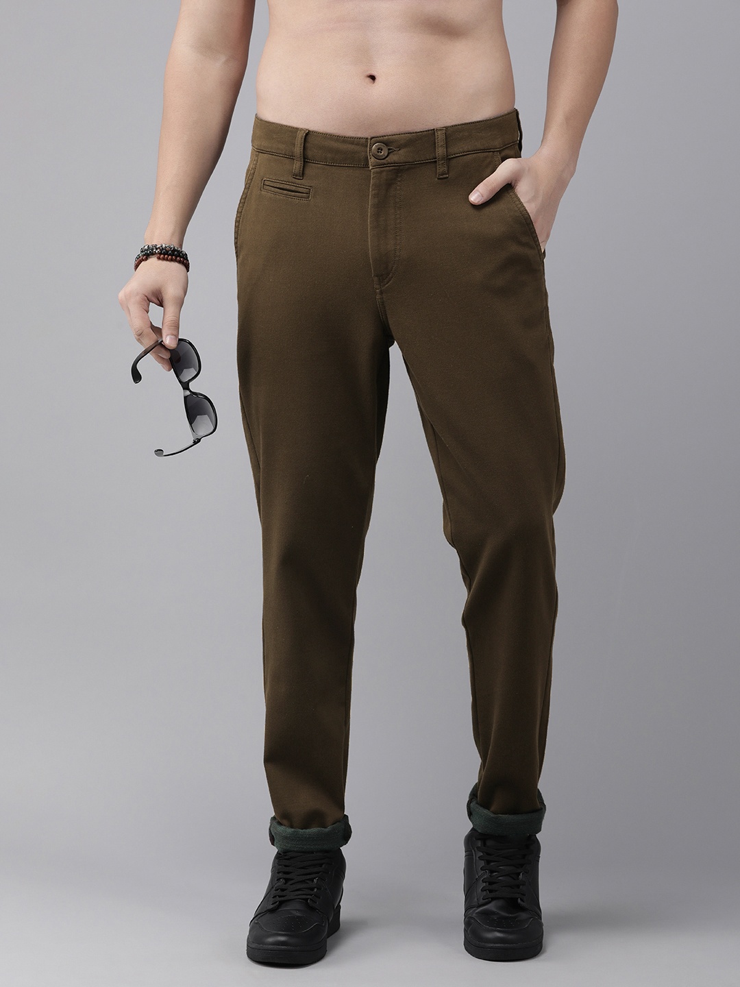 

The Roadster Life Co. Men Solid Regular Fit Mid-Rise Trousers, Coffee brown