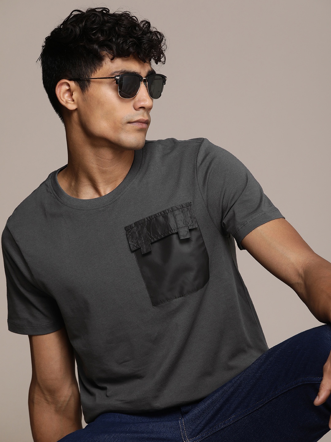 

The Roadster Life Co. Pure Cotton T-shirt With Chest Pocket Detail, Grey