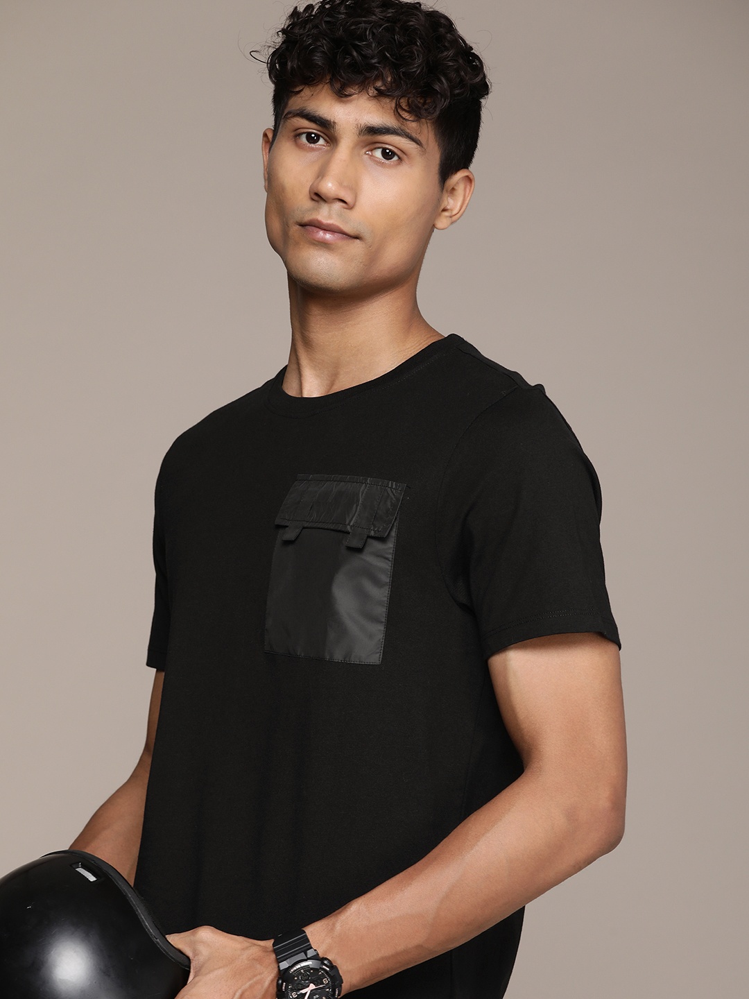 

The Roadster Life Co. Pure Cotton T-shirt With Chest Pocket Detail, Black