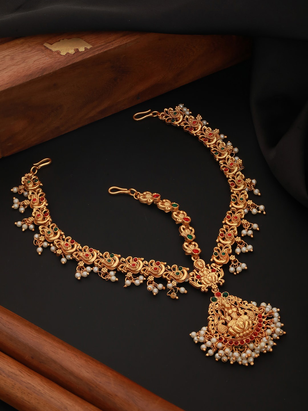 

Priyaasi Gold-Plated Stone-Studded & Beaded Maangtikka