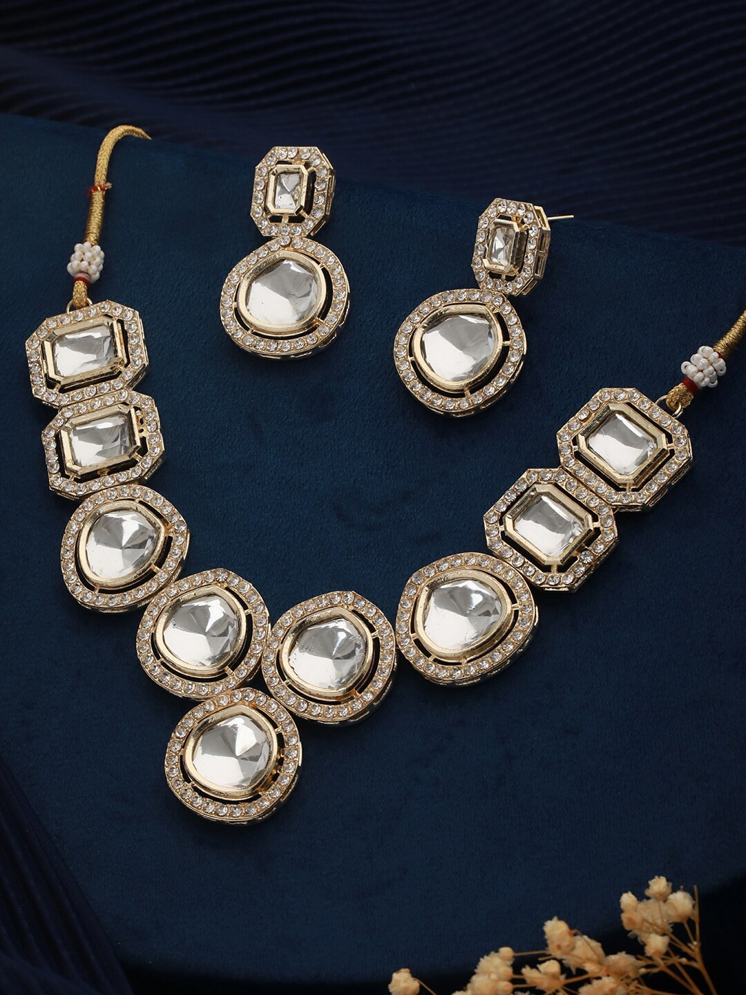 

Priyaasi Gold-Plated Kundan-Studded JewellerySet
