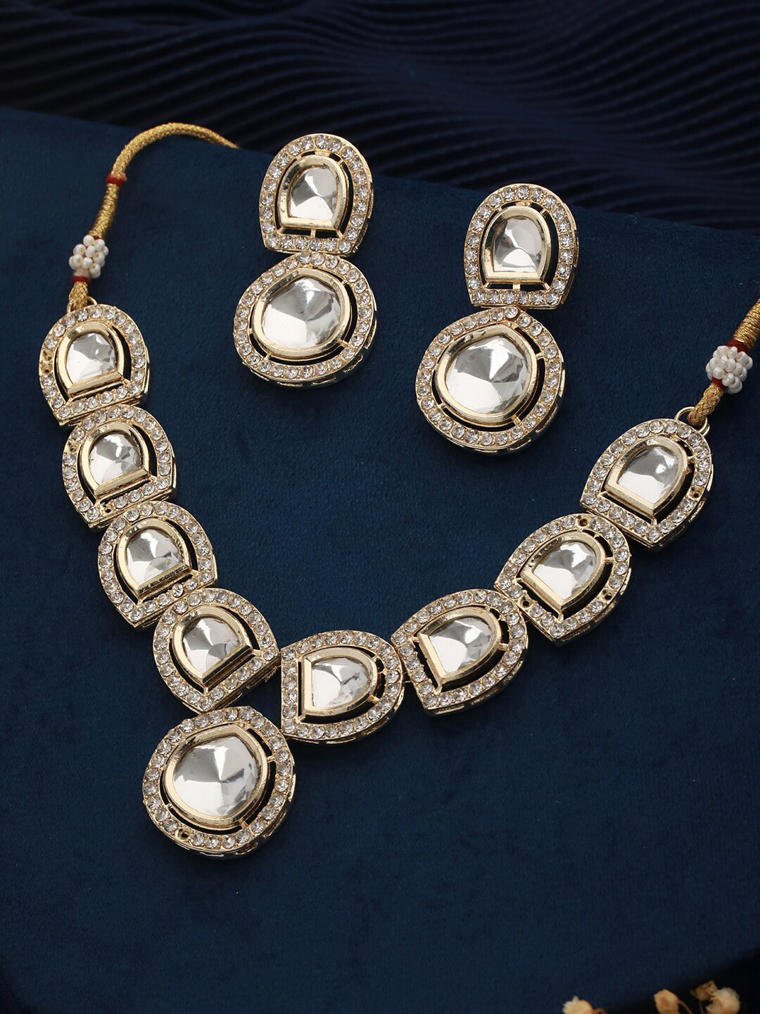 

Priyaasi Gold-Plated Kundan-Studded JewellerySet