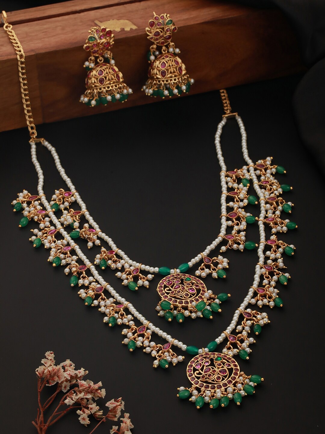 

Priyaasi Gold-Plated Kemp Stone Necklace With jhumka