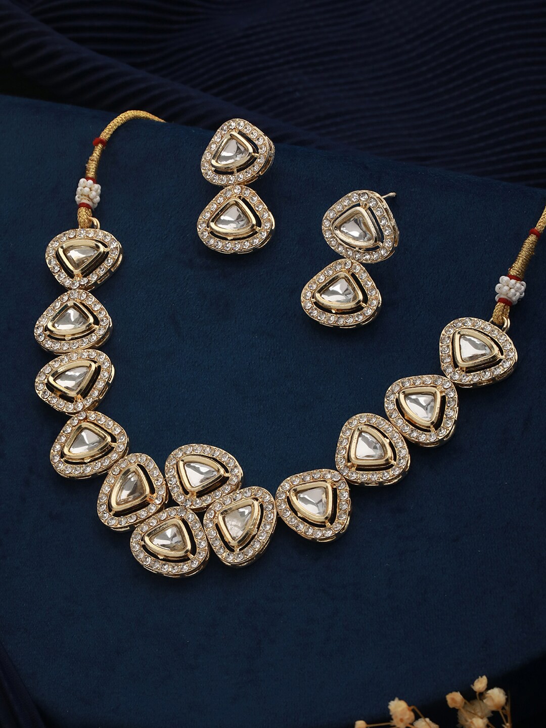 

Priyaasi Gold-Plated Kundan-Studded Necklace & Earrings