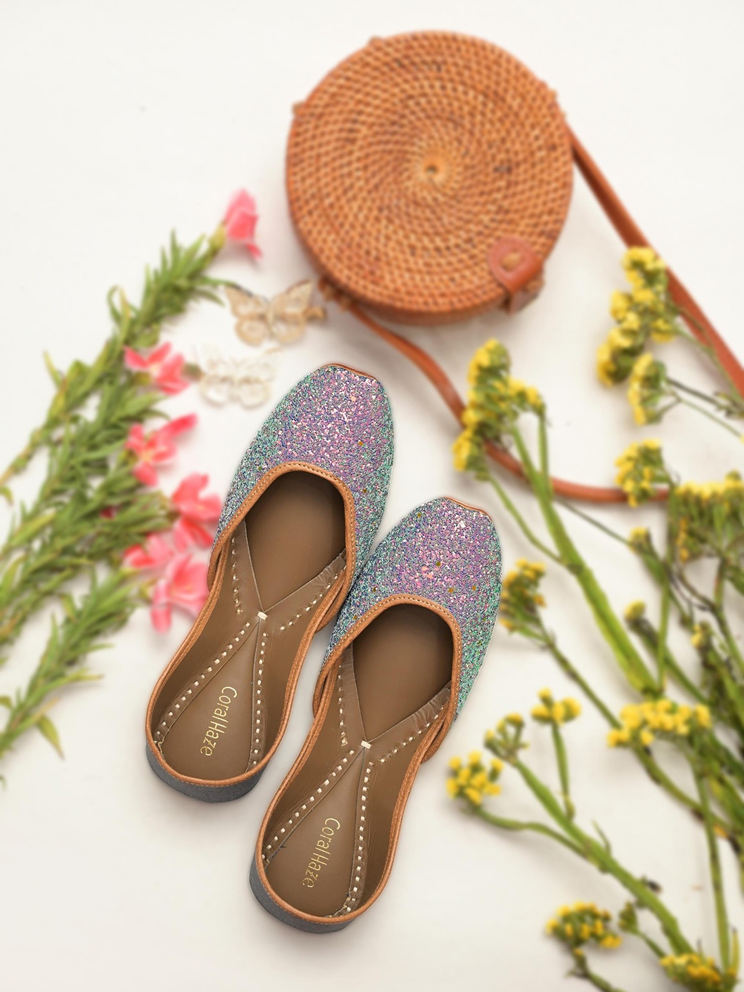 

Coral Haze Embellished Ethnic Mojaris, Blue