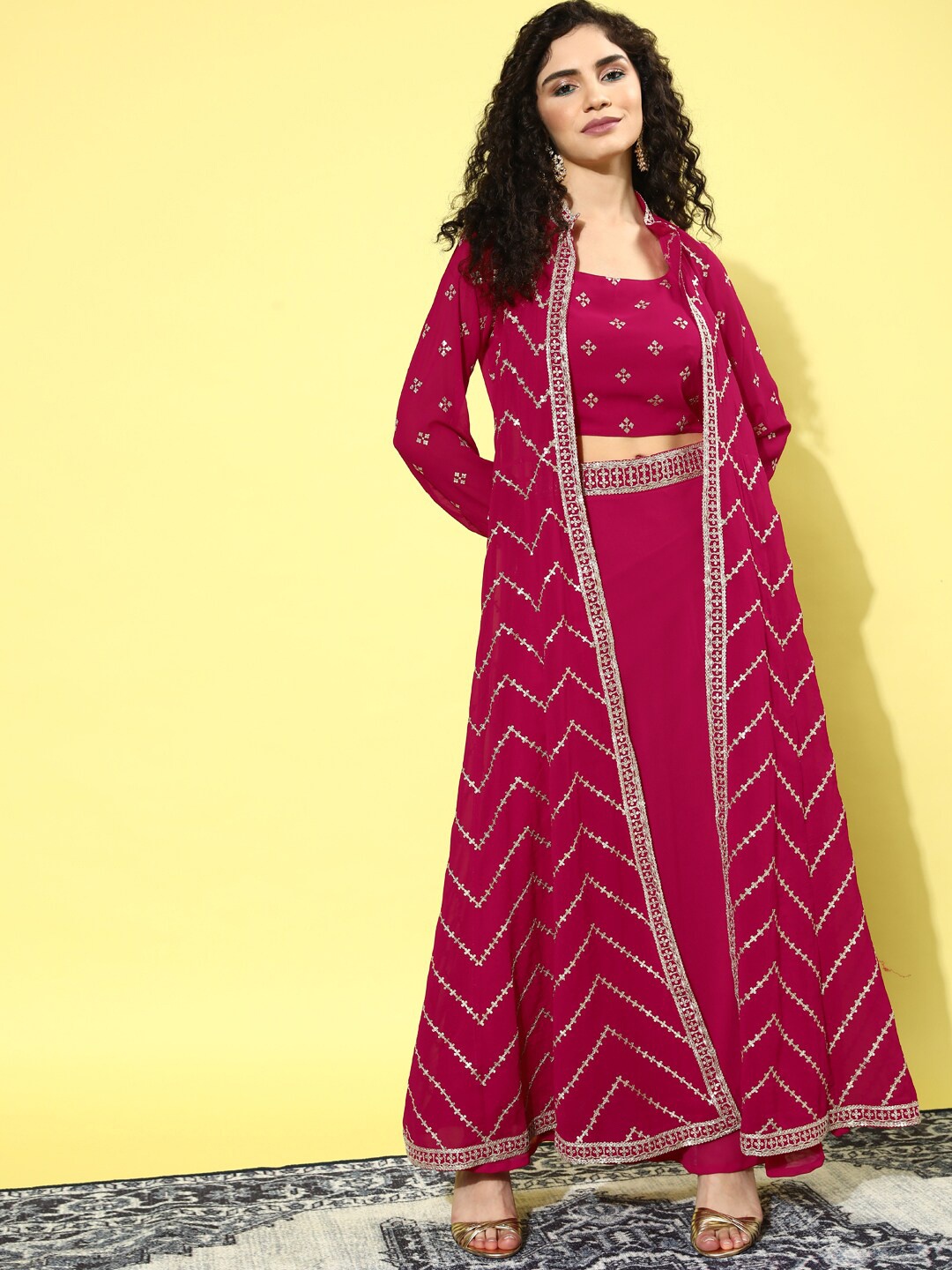 

Kvsfab Pink Ethnic motifs Sequinned Top & Skirt with Shrug