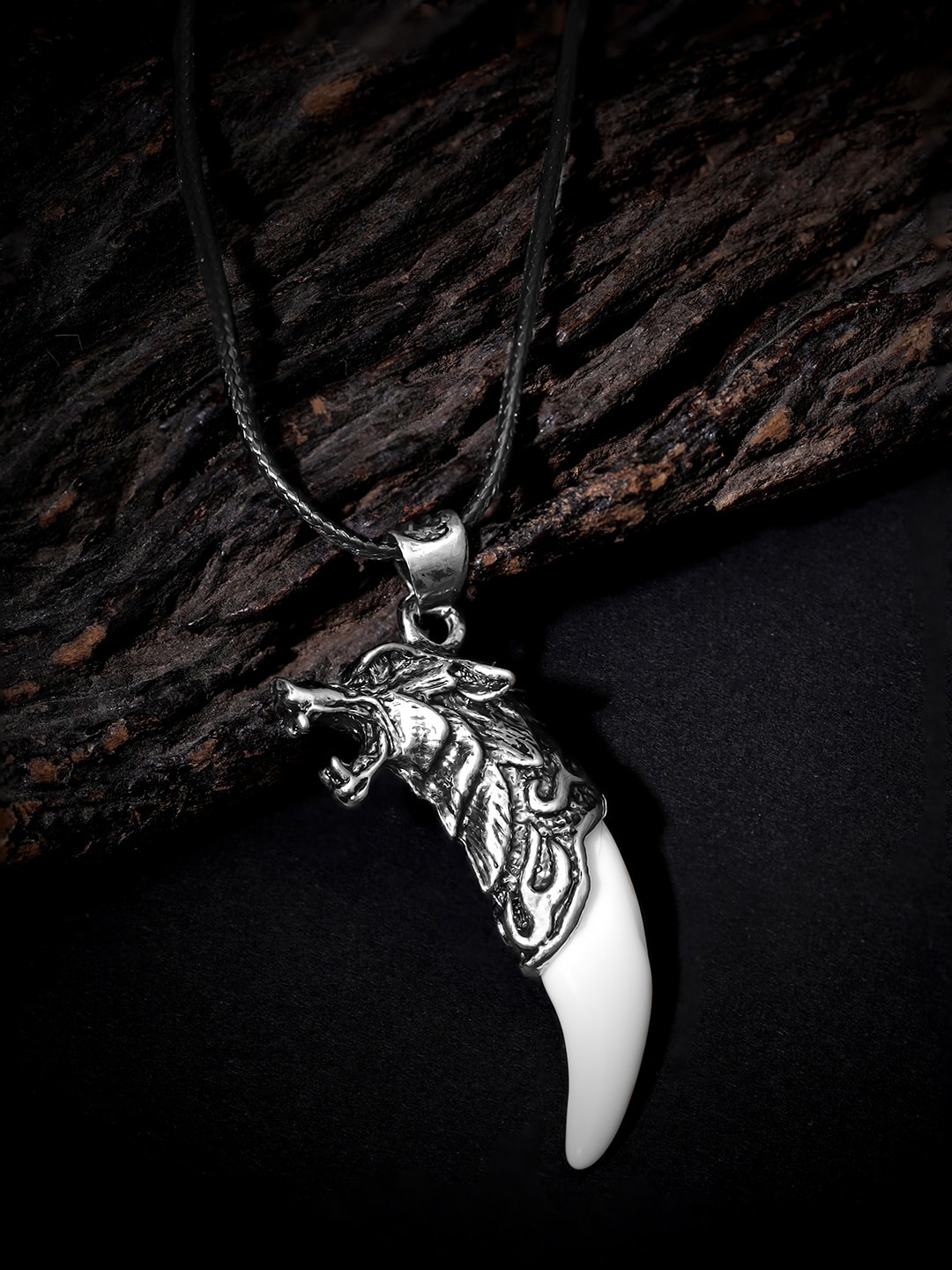 

Roadster Men Silver-Plated Chain