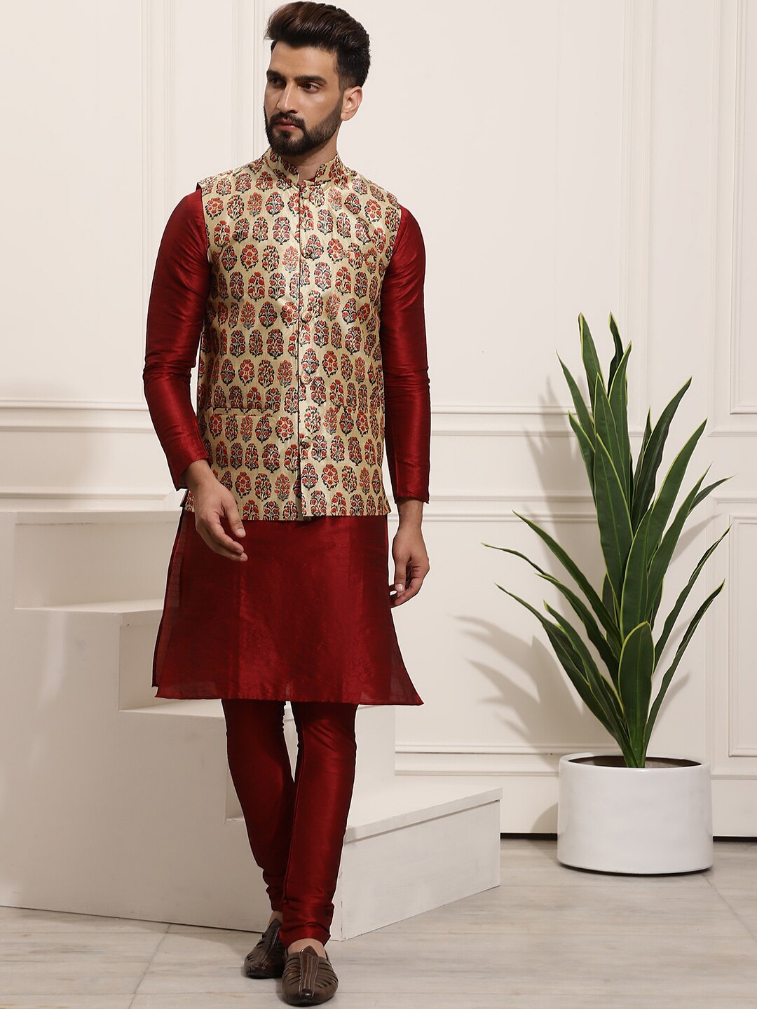 

SOJANYA Mandarin Collar Kurta With Churidar & Printed Nehru Jacket, Maroon