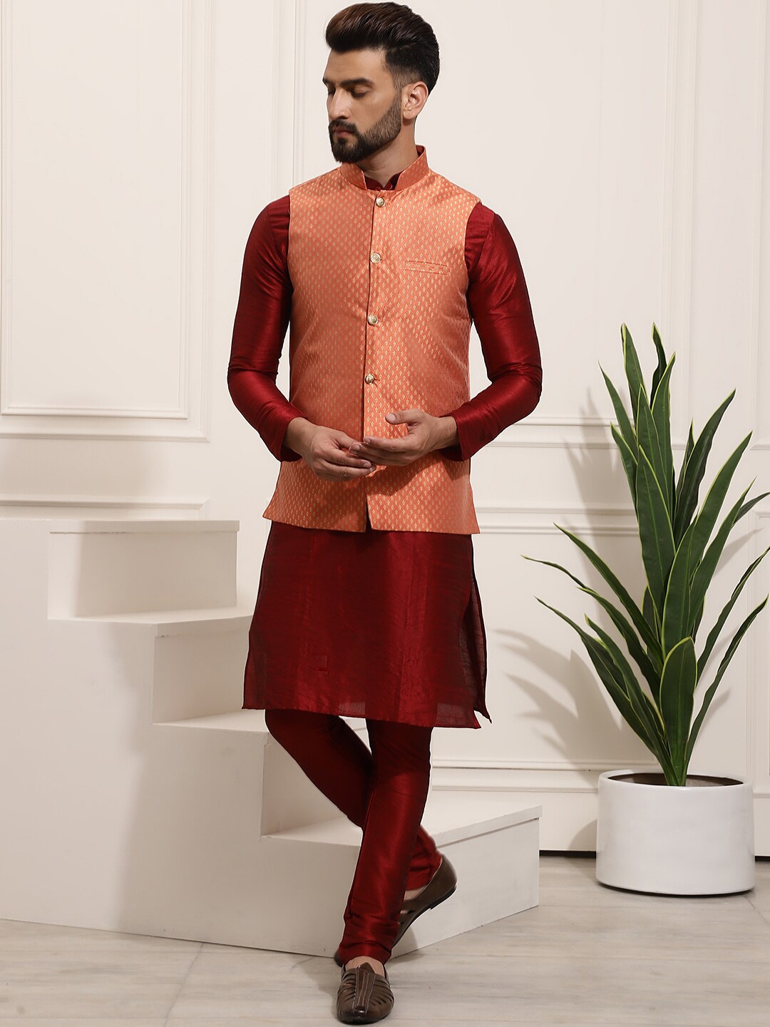 

SOJANYA Mandarin Collar Straight Kurta With Churidar & With Nehru Jacket, Maroon