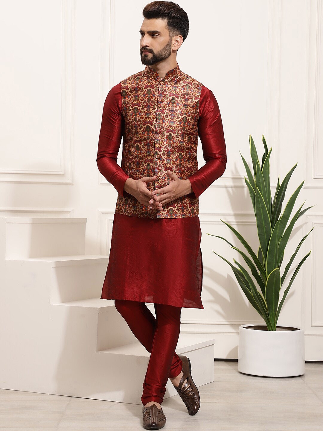 

SOJANYA Mandarin Collar Straight Kurta With Churidar & With Nehru Jacket, Maroon