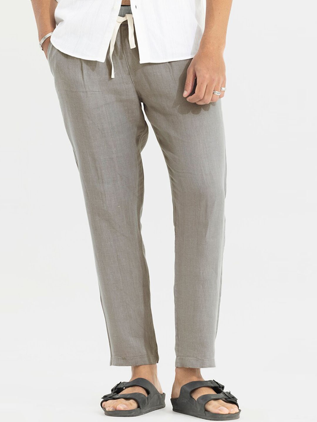 

Snitch Men Grey Relaxed Straight Fit Linen Trousers