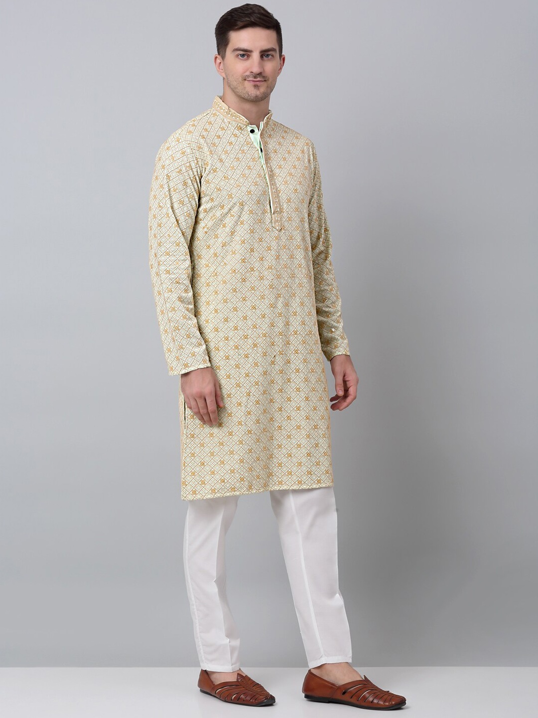 

Jompers Ethnic Motifs Embroidered Pure Cotton Kurta with Pyjamas, Green