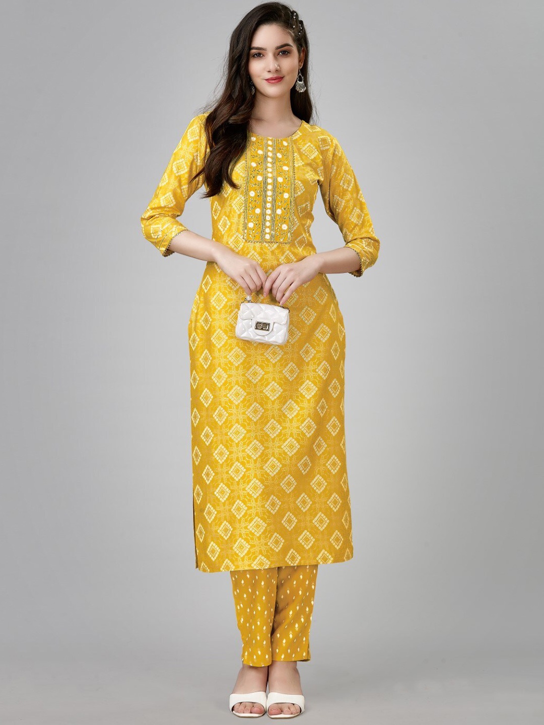 

FAVRIZ Geometric Printed Regular Thread Work Kurta With Trousers, Yellow