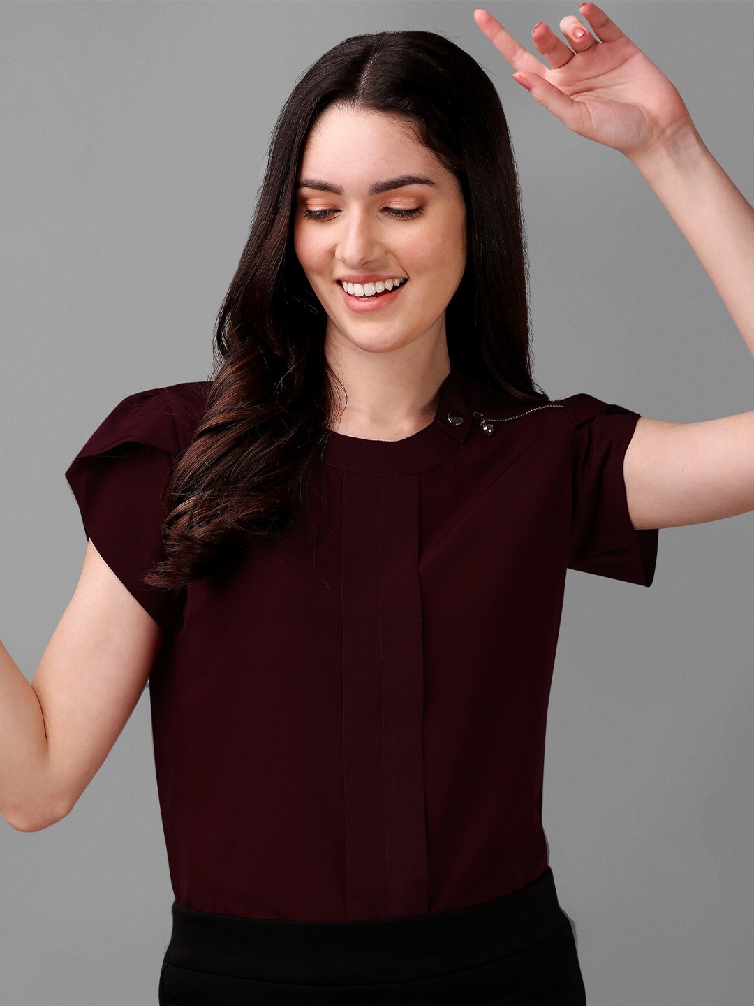 

Kinjo Cap Sleeves Round Neck Top, Maroon