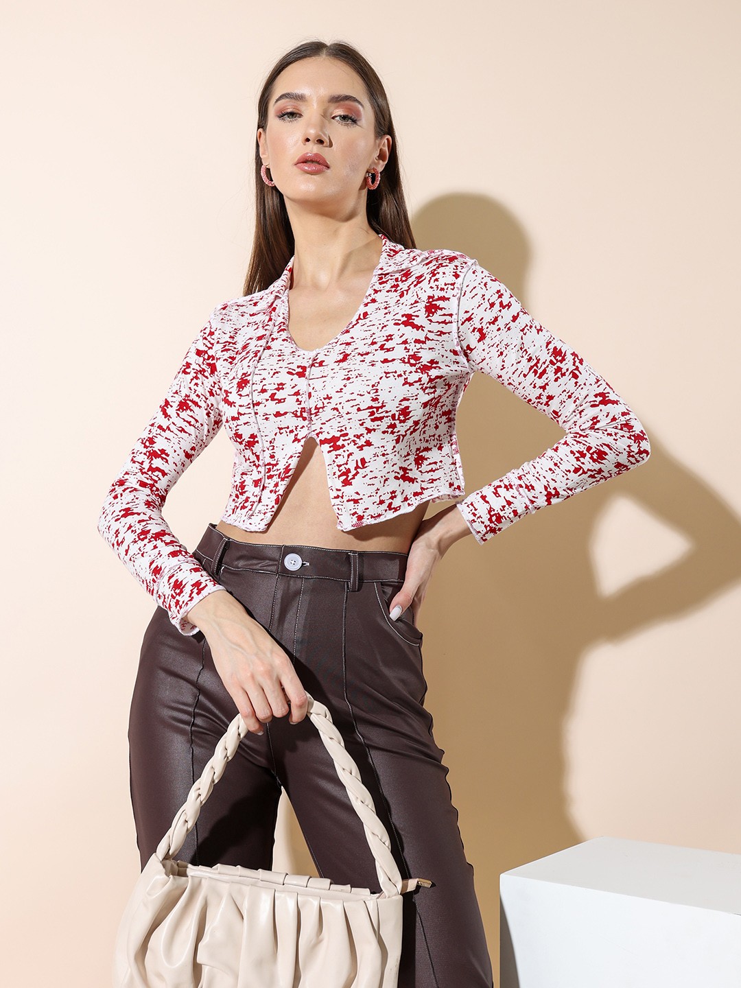 

Stylecast X Hersheinbox Abstract Print Cotton Crop Top, White