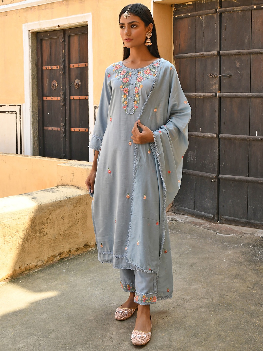

Janasya Blue Floral Embroidered Regular Thread Work Kurta & Trousers With Dupatta