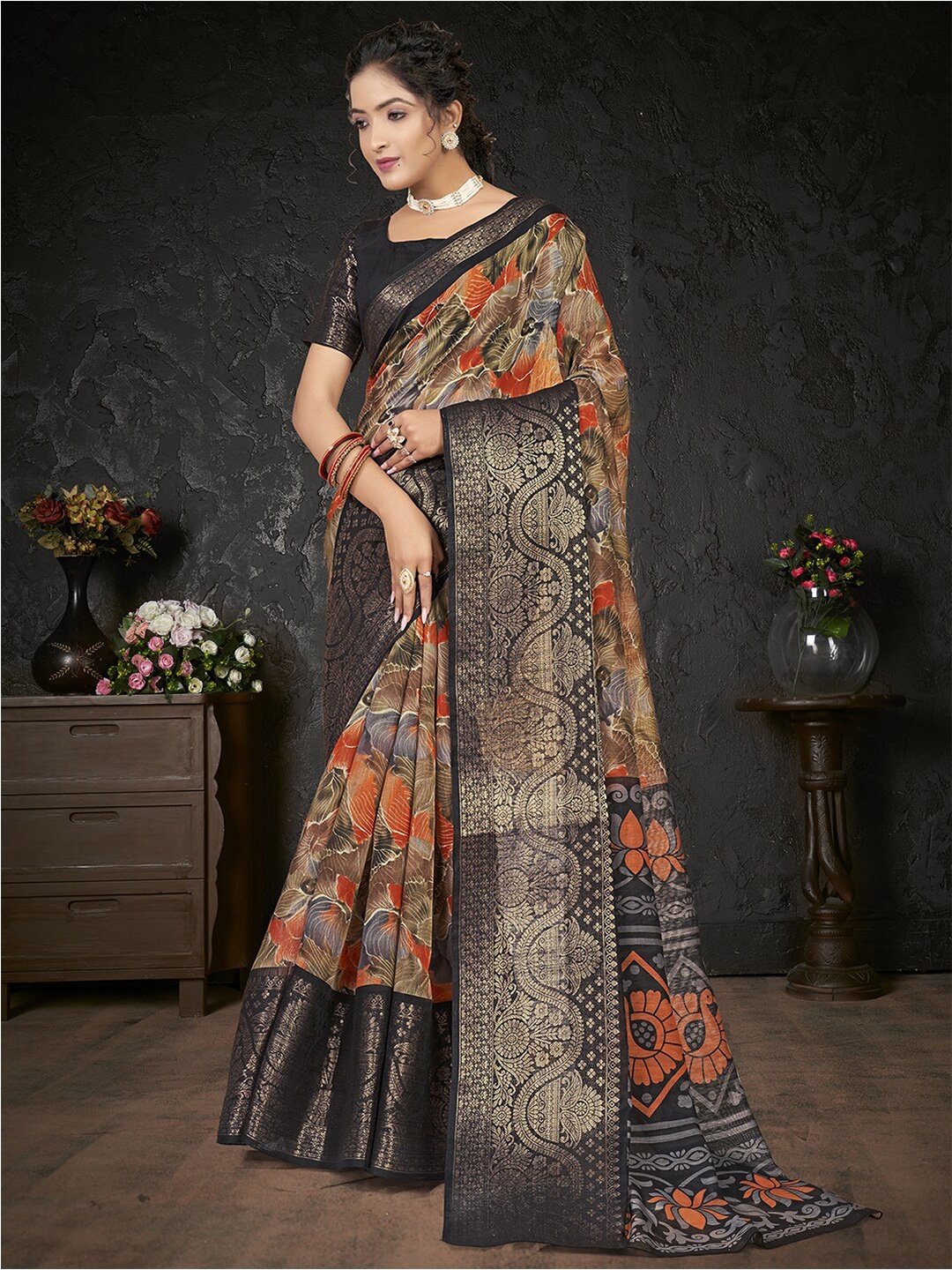 

Mitera Floral Zari Sungudi Saree With Blouse Piece, Black