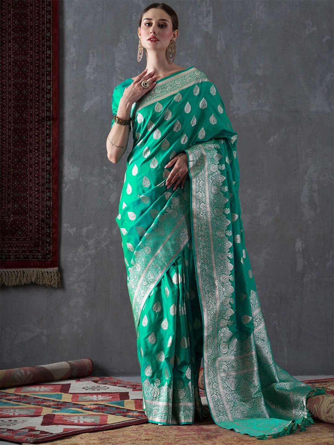 

Mitera Ethnic Motifs Woven Design Zari Silk Blend Saree, Green