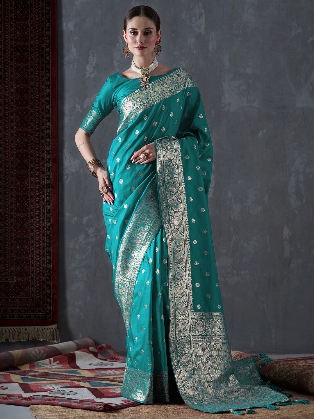 

Mitera Ethnic Motifs Woven Design Zari Silk Blend Kanjeevaram Saree, Blue