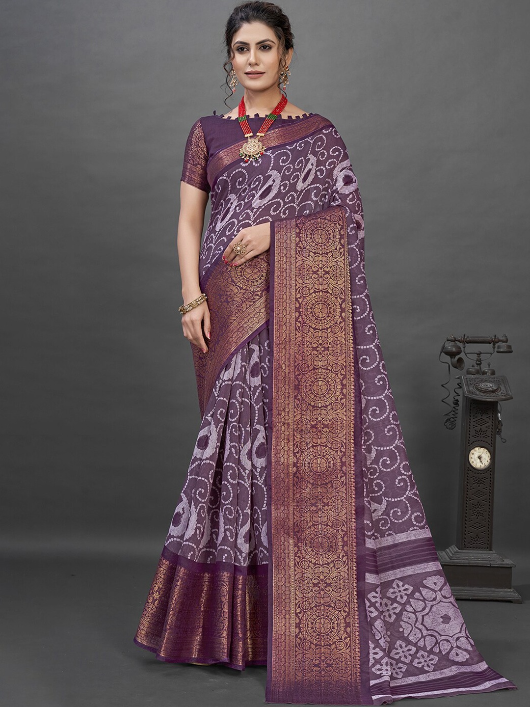 

Mitera Ethnic Motifs Printed Zari Saree, Purple