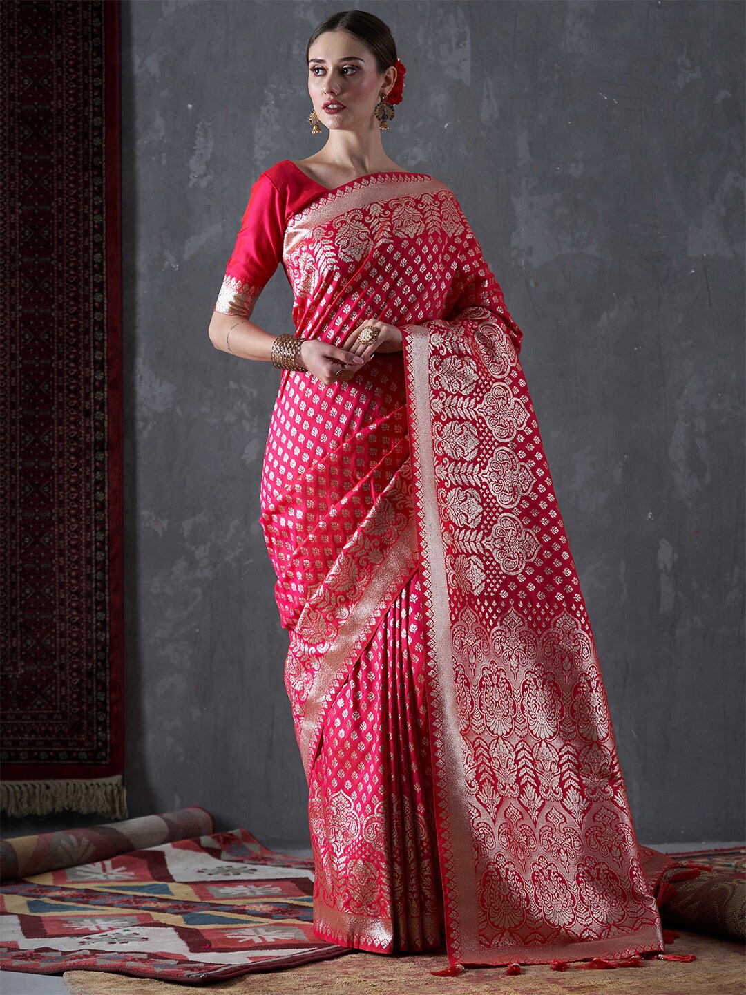 

Mitera Woven Design Zari Silk Blend Saree, Pink