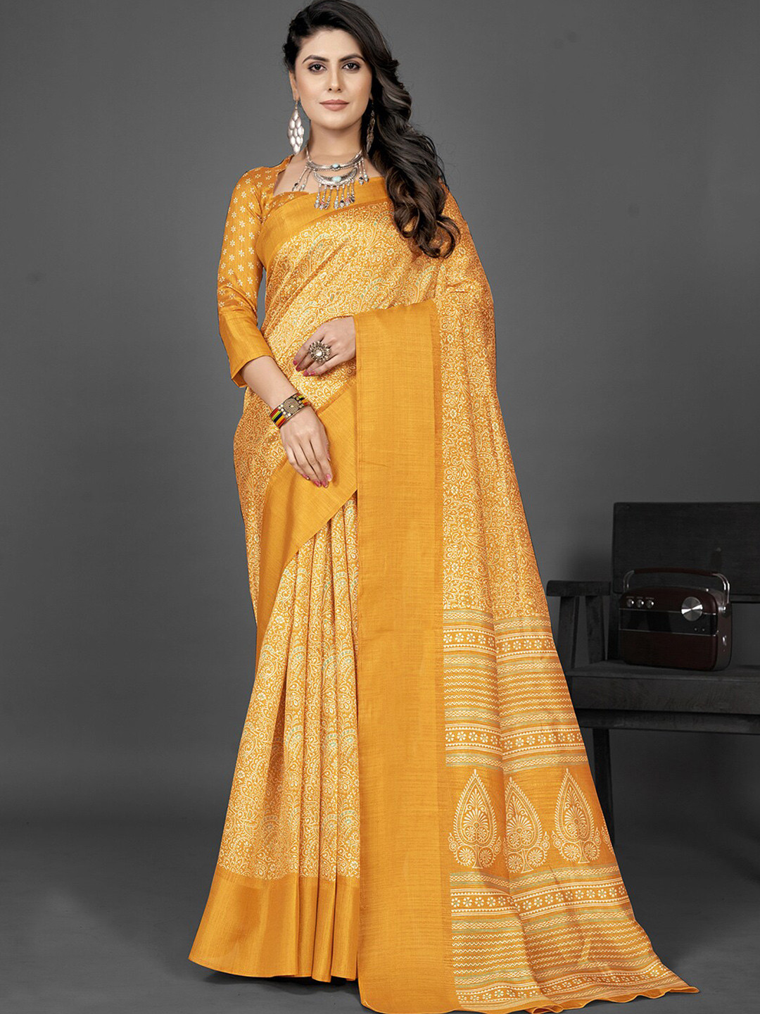 

Mitera Ethnic Motifs Zari Sungudi Saree, Yellow