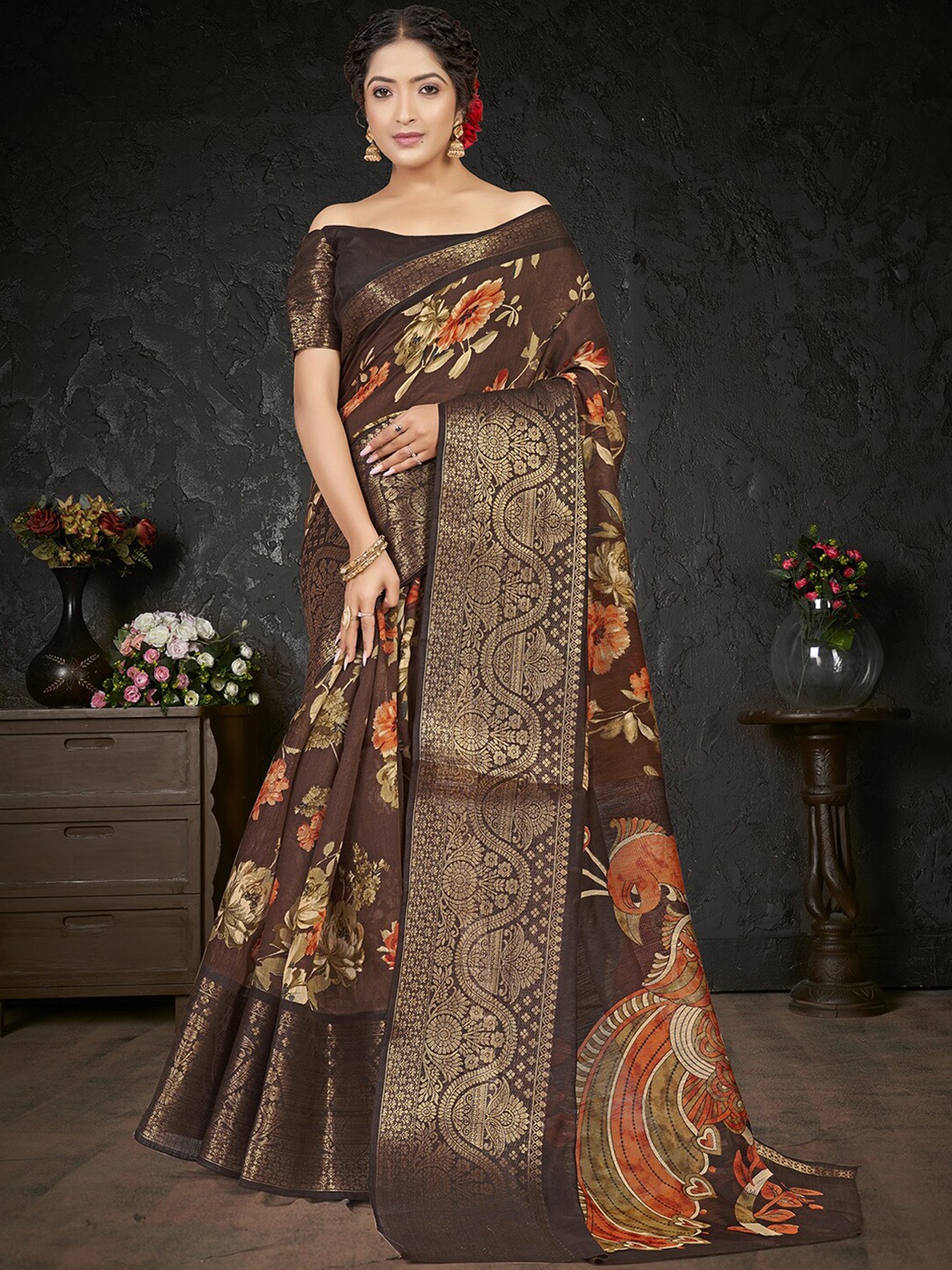 

Mitera Ethnic Motifs Printed Zari Saree, Brown