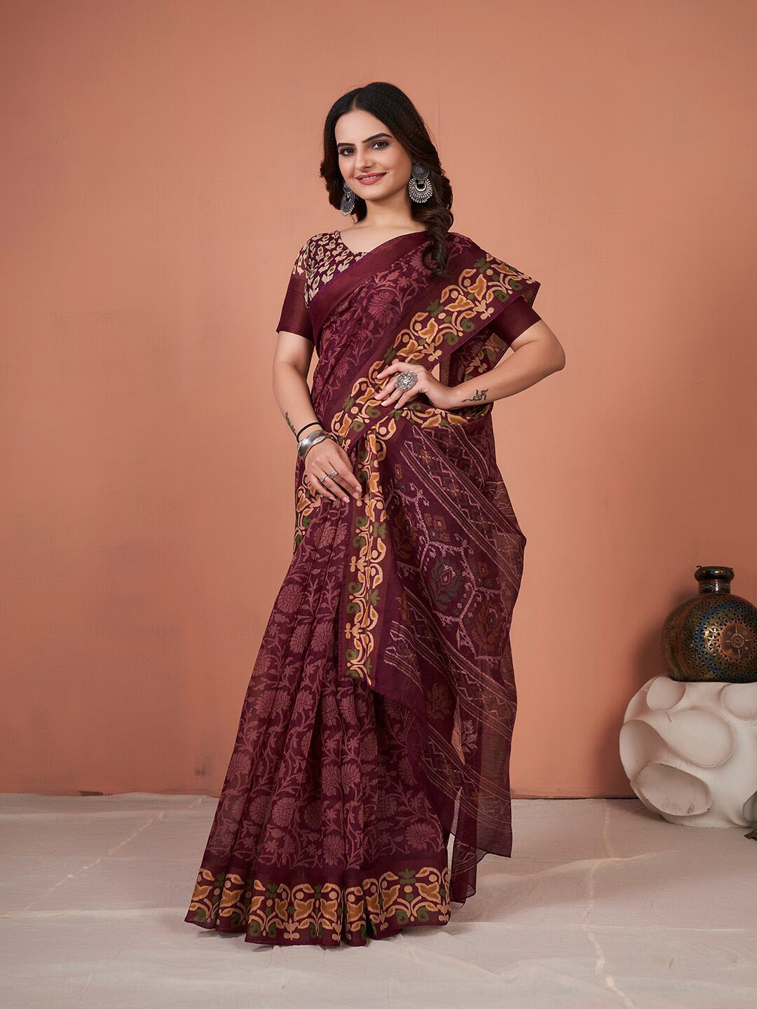 

Mitera Magenta & Beige Ethnic Motifs Printed Saree