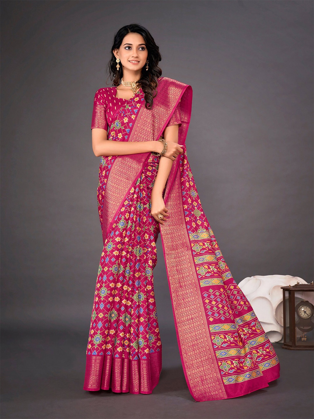 

Mitera Ethnic Motifs Printed Sungudi Art Silk Saree, Pink