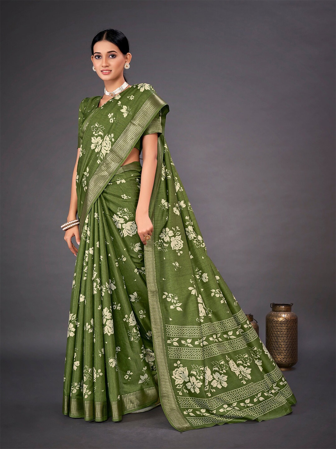 

Mitera Floral Printed Art Silk Dabu Saree, Green