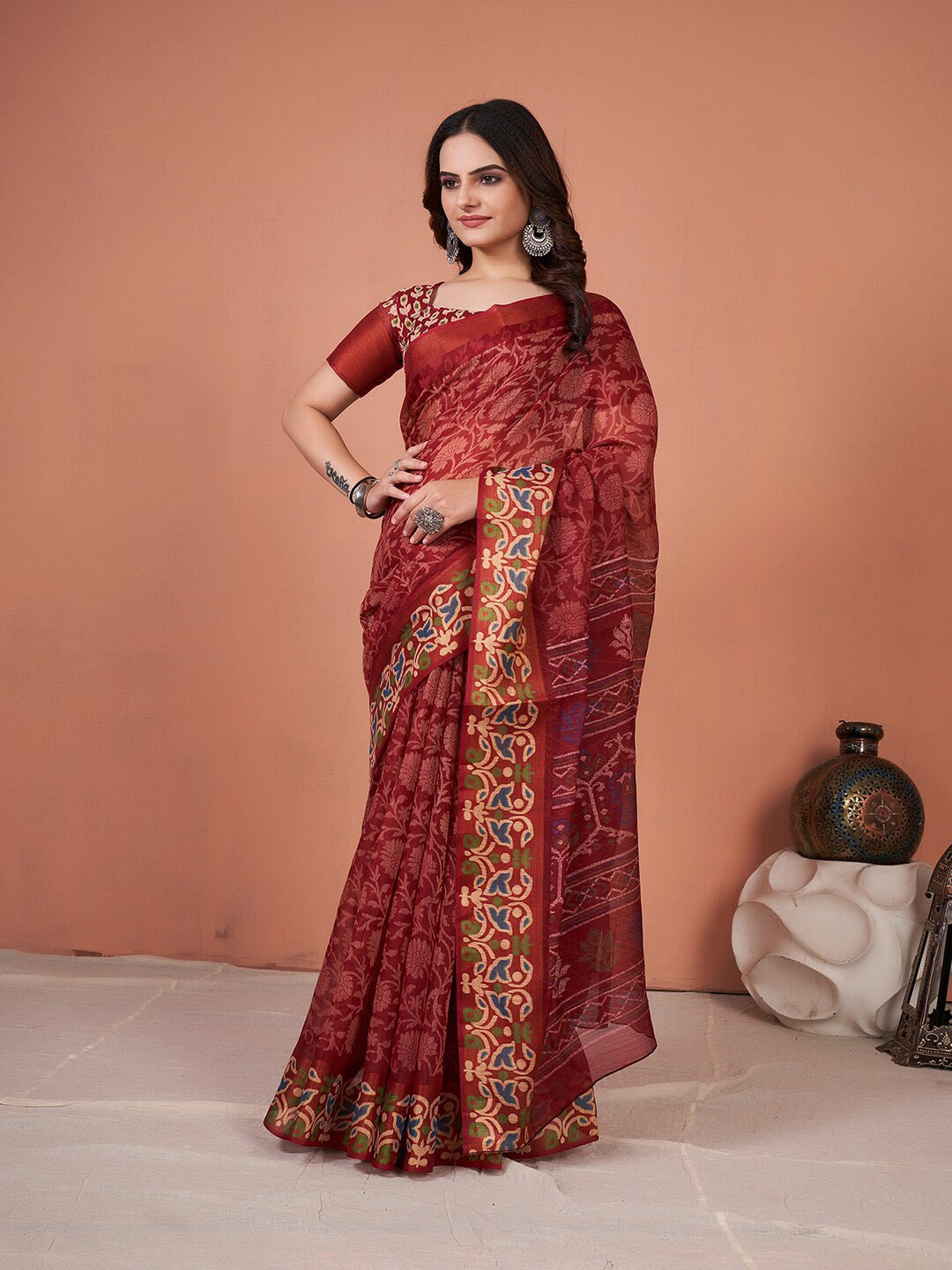 

Mitera Ethnic Motifs Printed Bagh Saree, Red