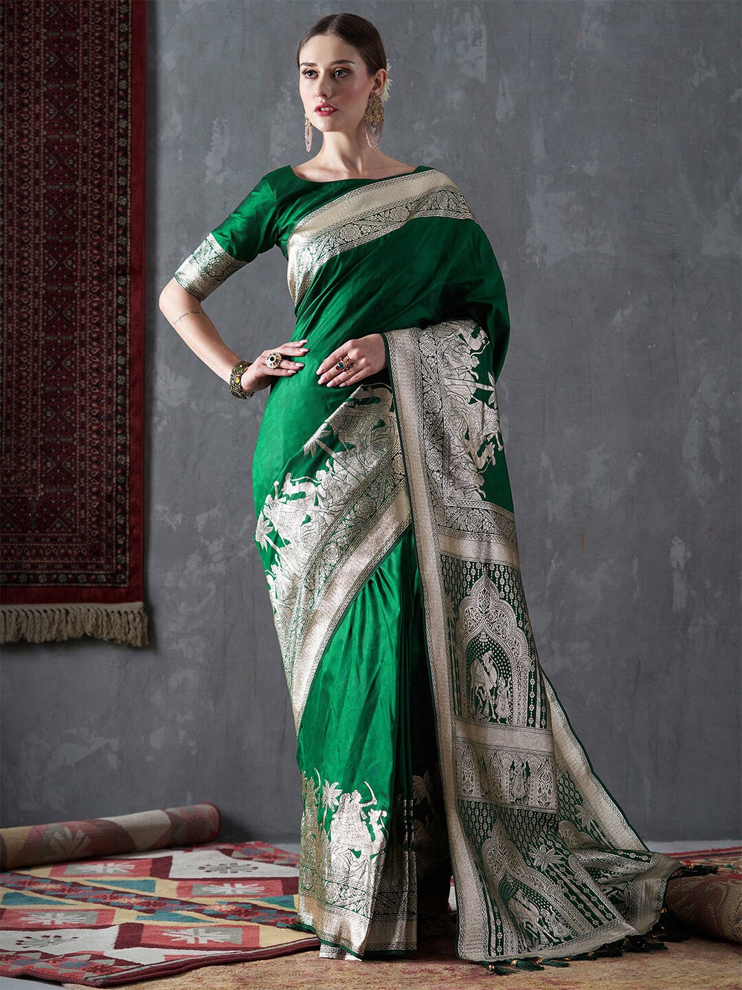 

Mitera Woven Design Zari Silk Blend Kanjeevaram Saree, Green