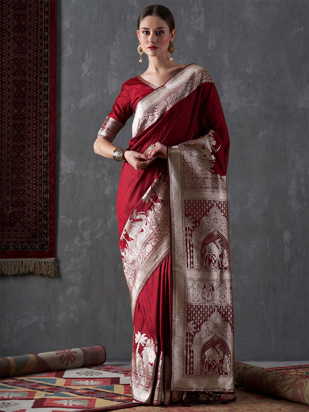 

Mitera Ethnic Motifs Zari Silk Blend Kanjeevaram Saree, Maroon