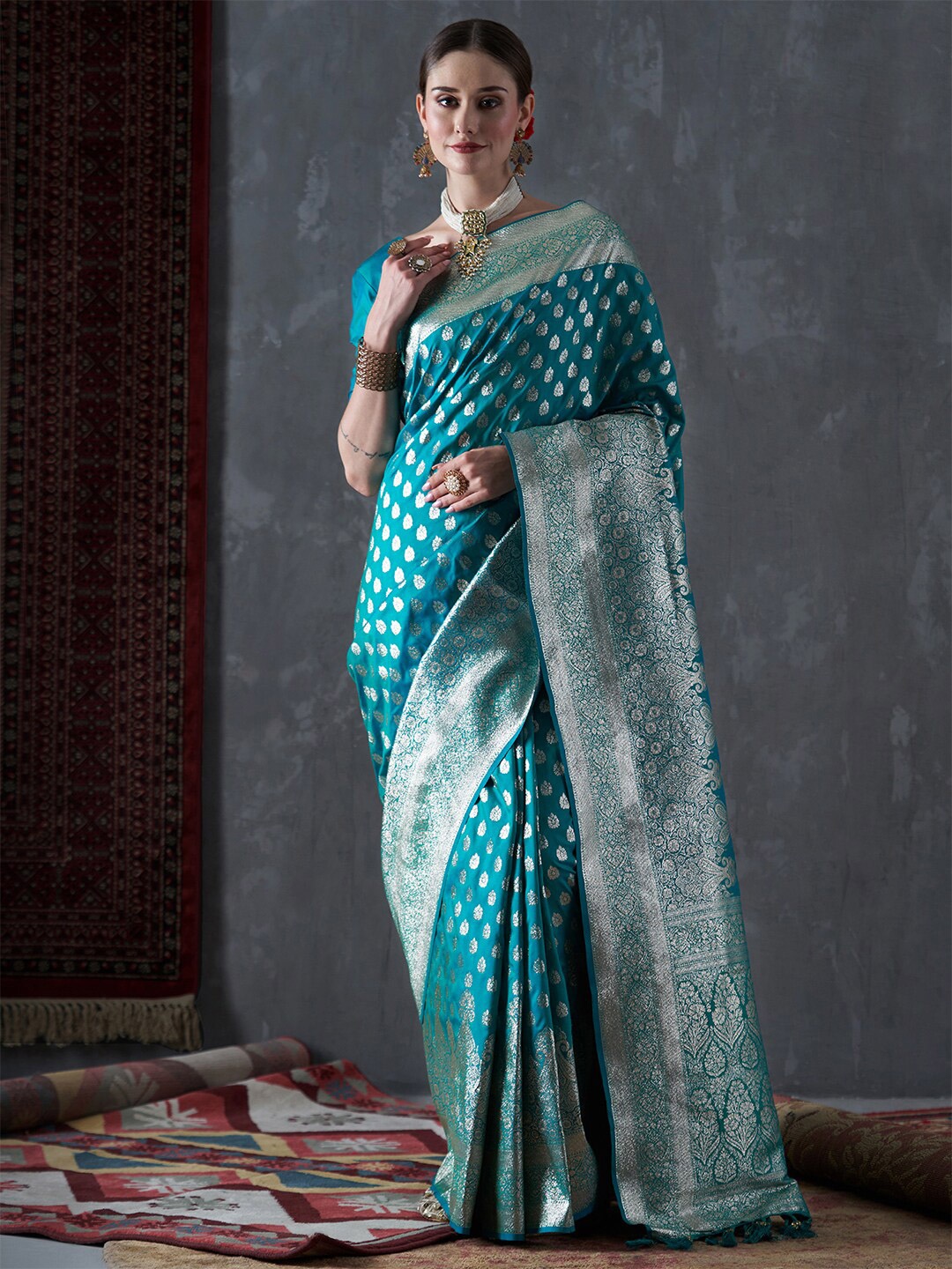 

Mitera Ethnic Motifs Zari Silk Blend Kanjeevaram Saree, Blue