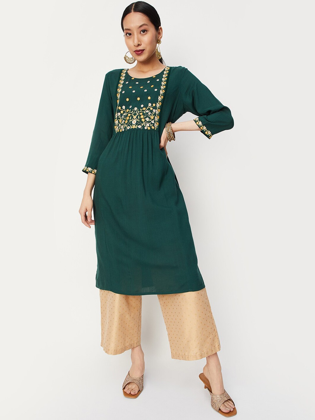

max Floral Yoke Design Thread Work Kurta, Green