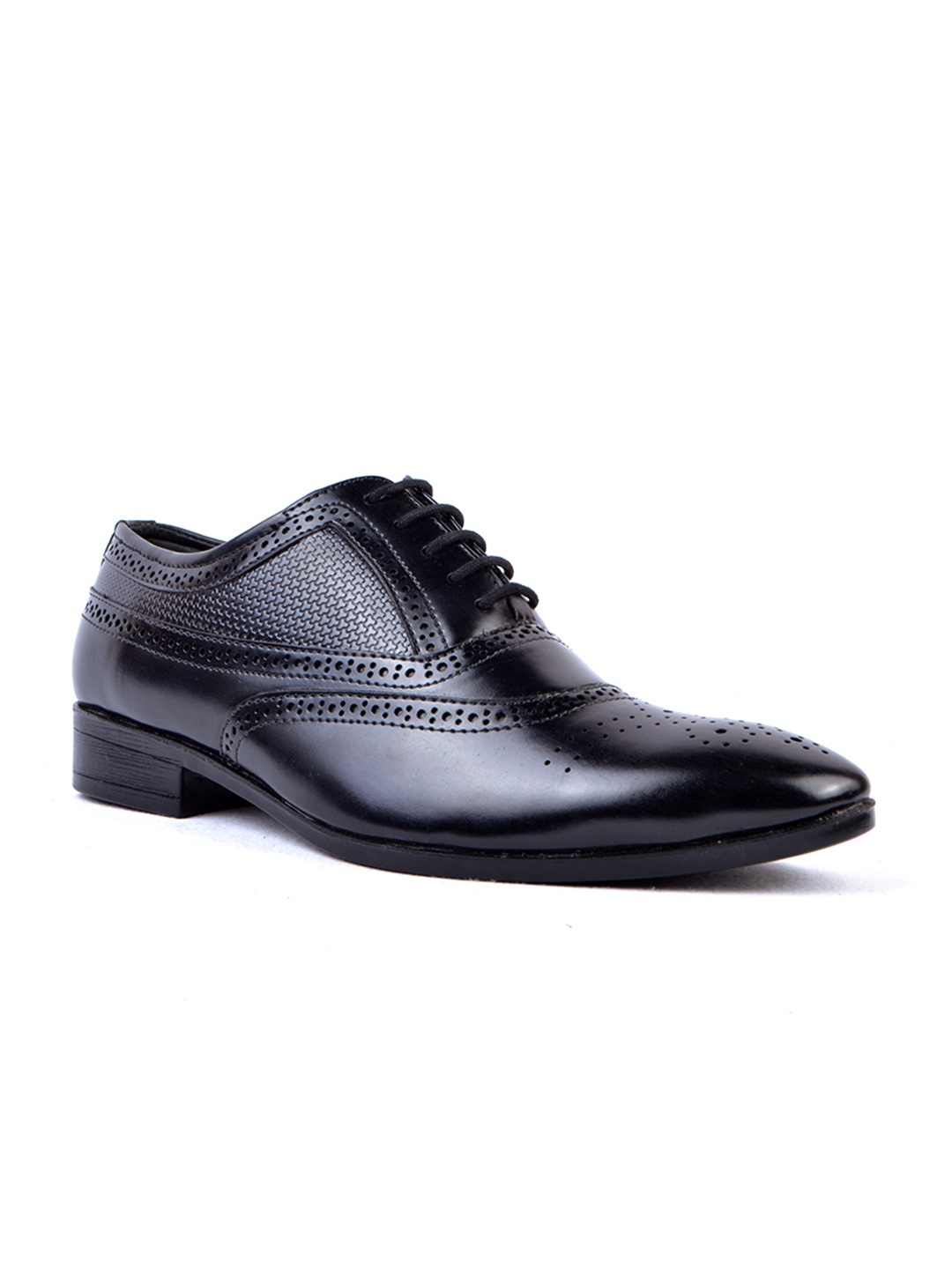 

Cliff Fjord Men Perforated Formal Brogues, Black