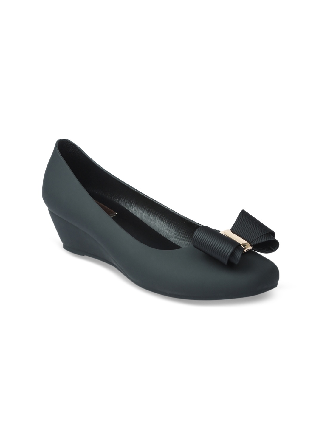 

VALIOSAA Women Black Solid Pumps