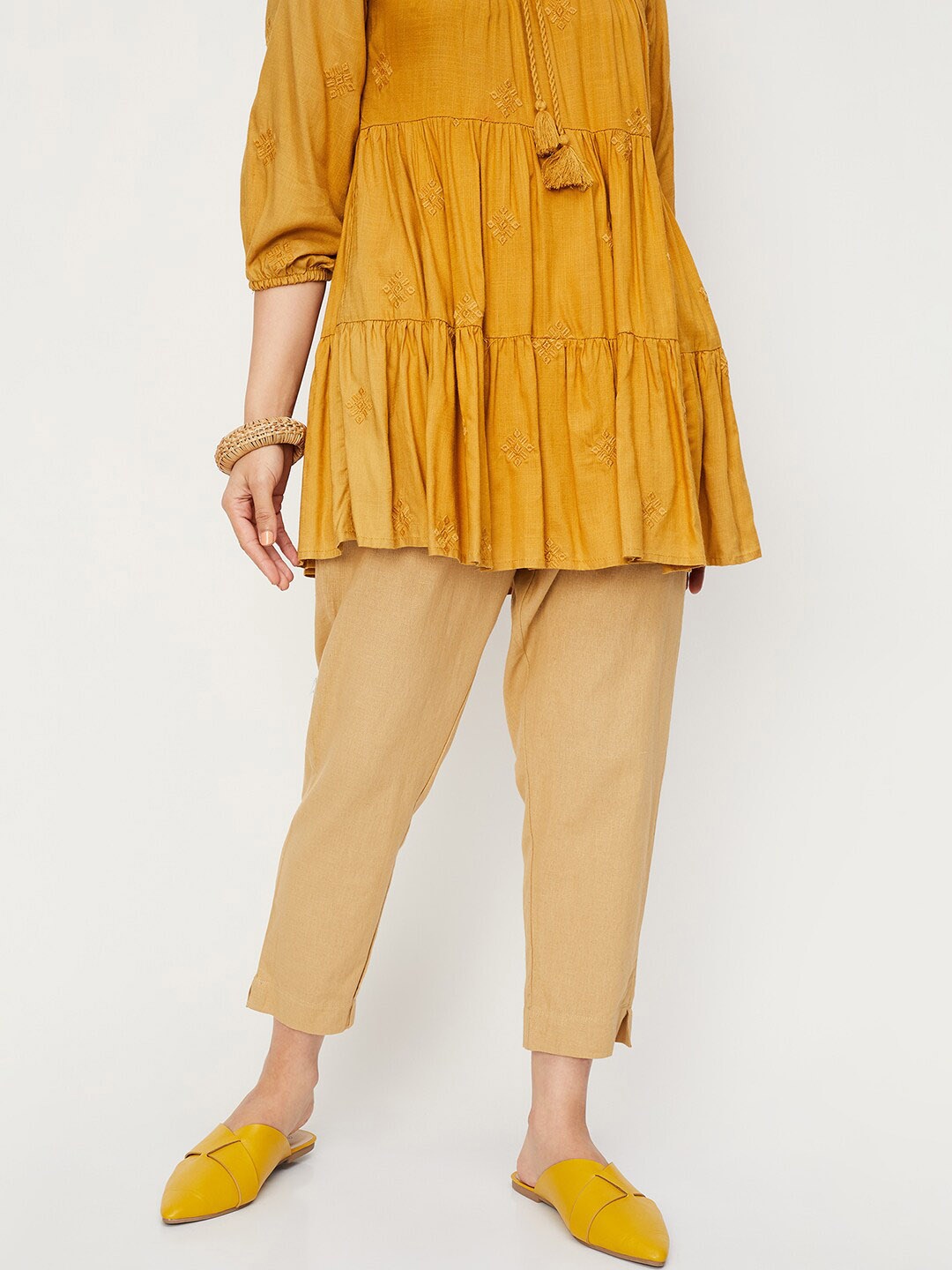 

max Women Mid-Rise Cotton Trousers, Beige