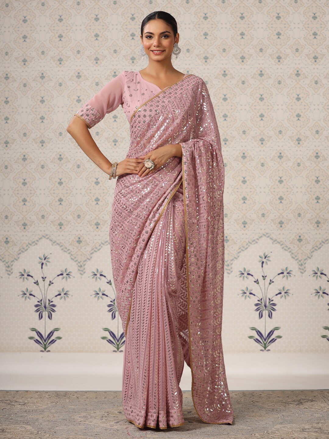 

Ode by House of Pataudi Mauve Embellished Sequinned Saree