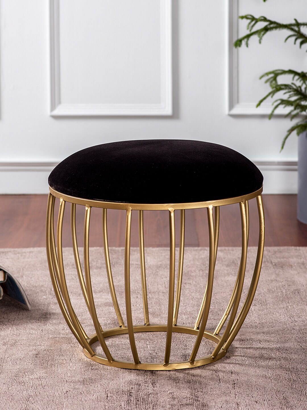 

nestroots Gold-toned & Black Metal Ottoman