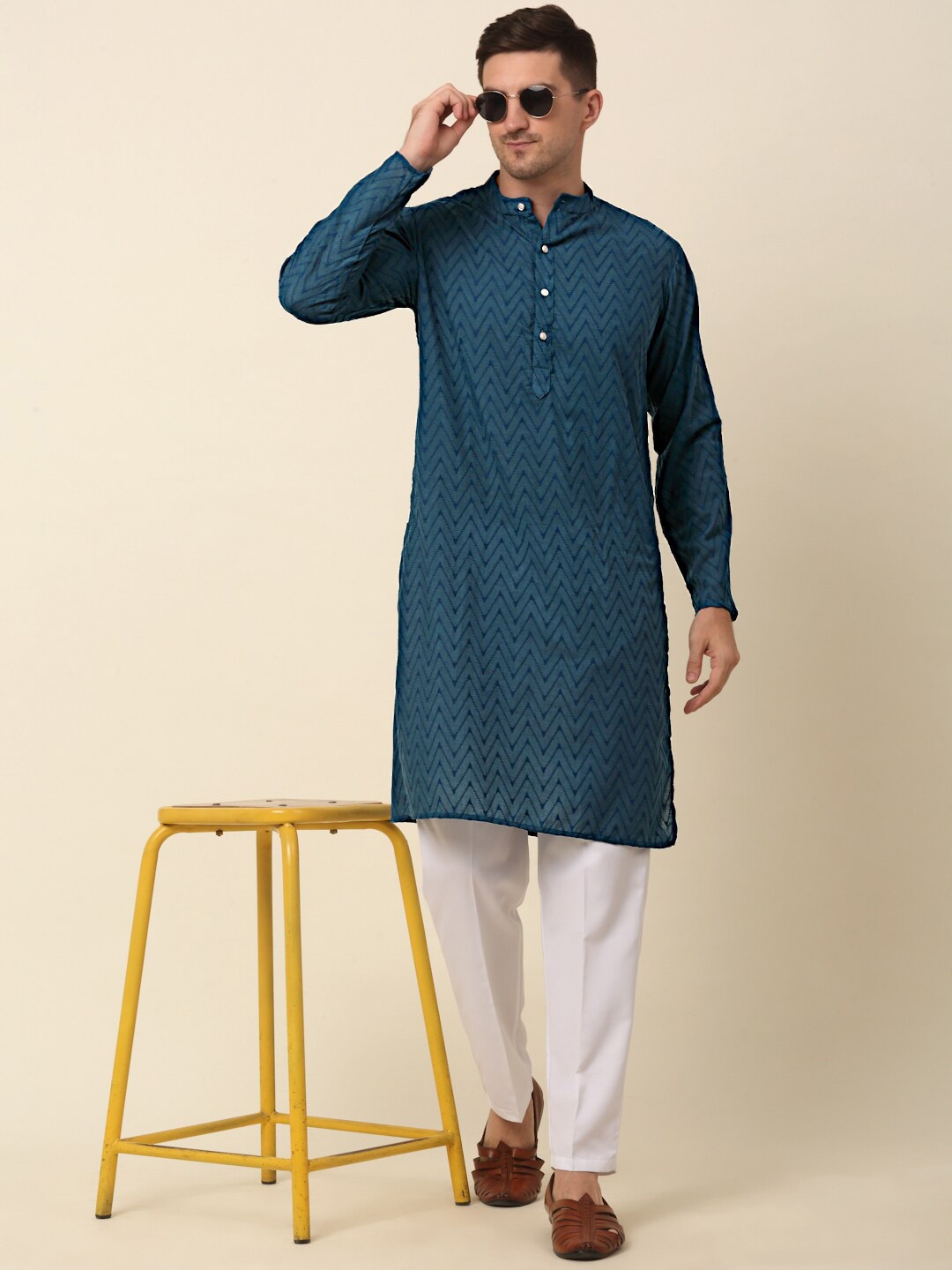 

Anouk Teal & White Chevron Embroidered Thread Work Pure Cotton Kurta With Pyjamas